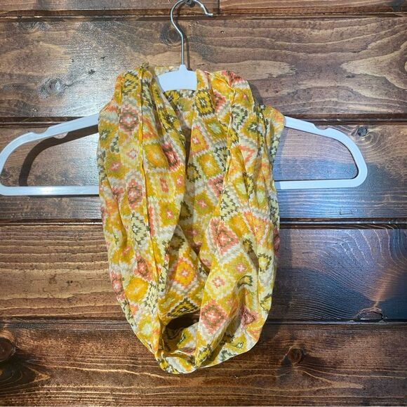 J.Jill Tiger Lily Diamond Print Infinity Women's Scarf - Picture 5 of 5